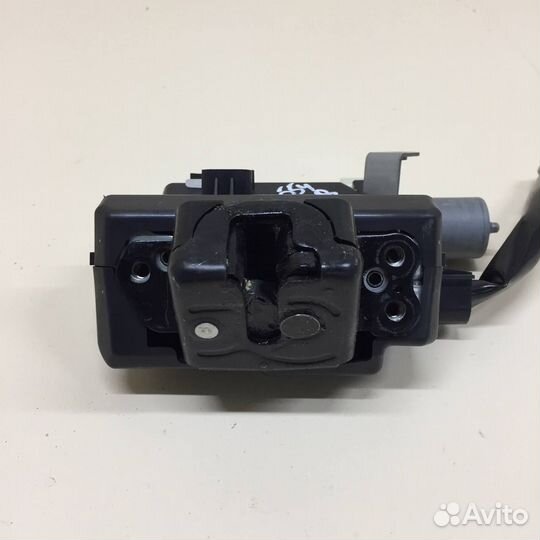 Б/У Б/У Замок багажника 6935042080 toyota