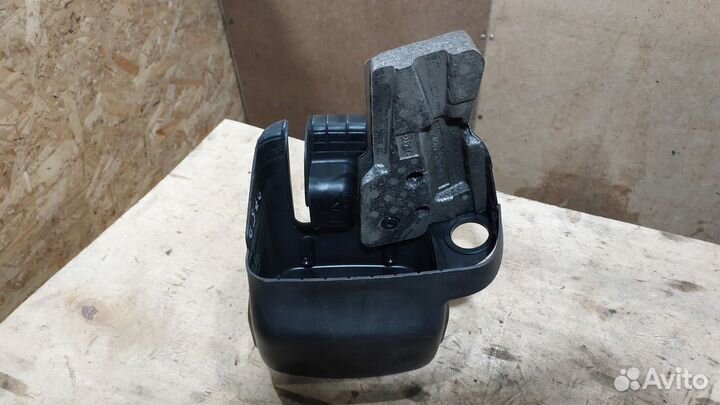 Кожух рулевой колонки Hyundai Matrix 1