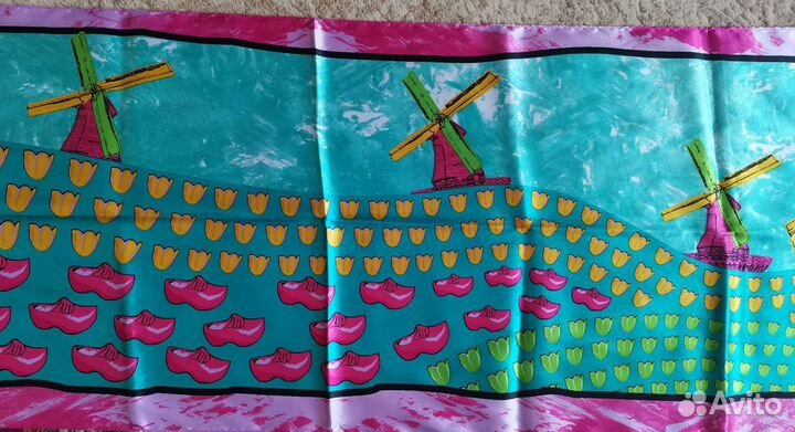 Яркий шарф из Голландии