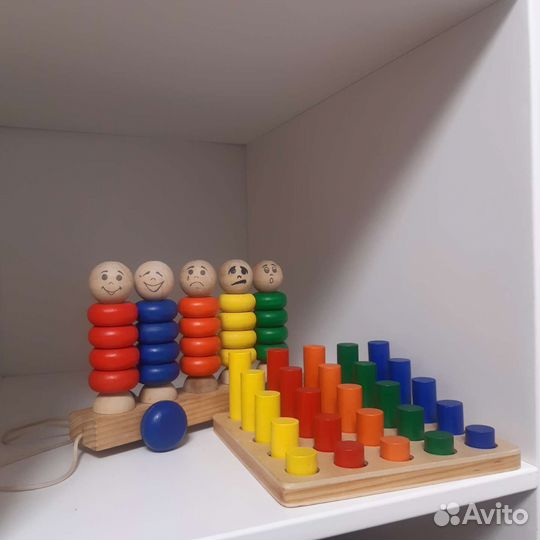 Деревянная пирамидка- каталка+ деревянные столбики