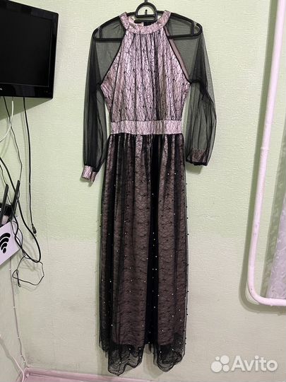 Вечернее платье в пол 44