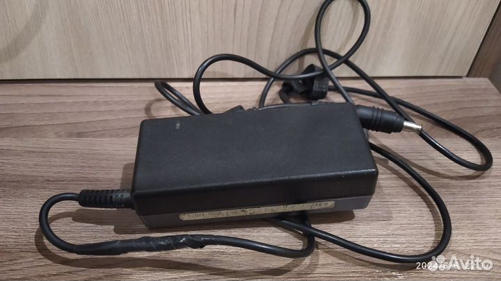 Блок питания ноутбука Samsung 19V 3.16A