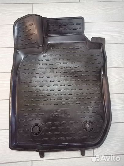 Автомобильные коврики резиновые