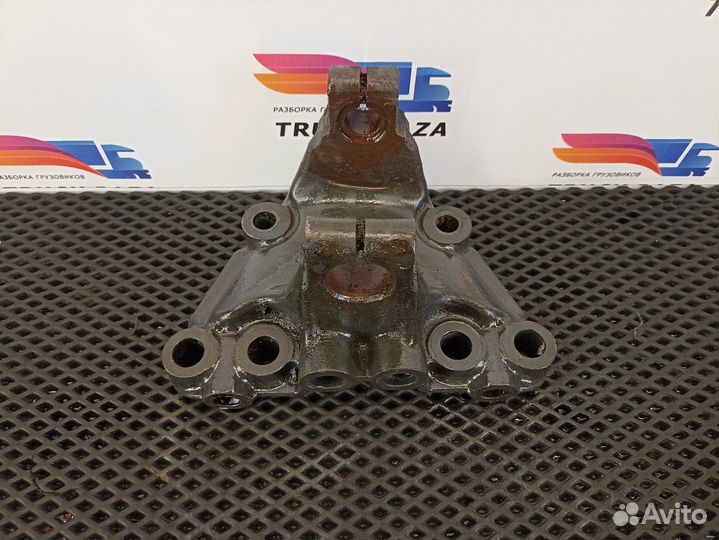 Кронштейн передней рессоры правый Scania 5-series