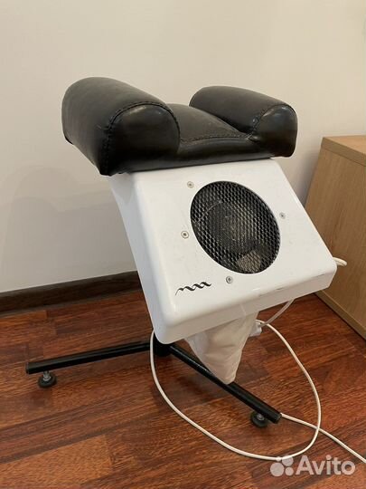 Вытяжка пылесос для педикюра и маникюра