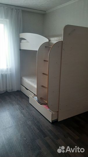 Двухъярусная кровать б/у с матрасами