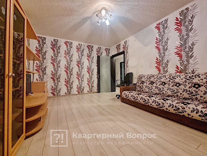 2-к. квартира, 63 м², 1/10 эт.