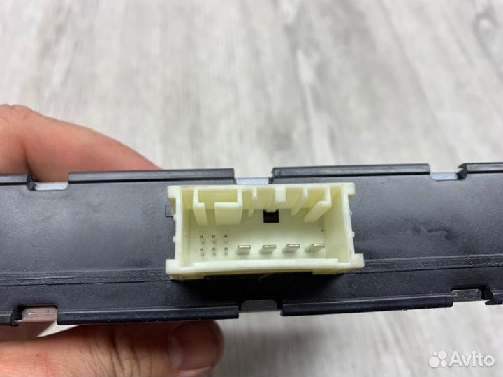 Стабилизатор напряжения Volkswagen Golf 6 cayc 1.6