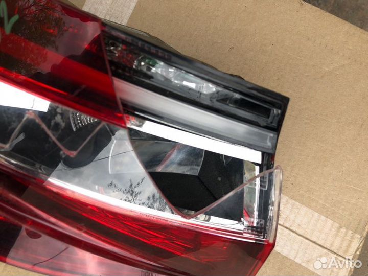 Фонарь наружный задний левый Skoda Superb 2017