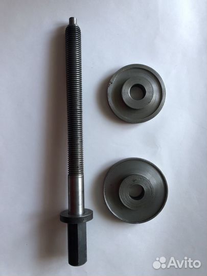 Длинный винт и 2 шайбы для съемника