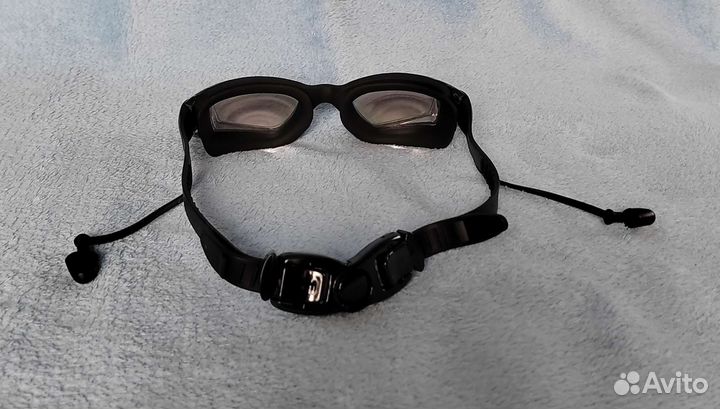 Очки для плавания