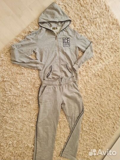 Спортивный костюм