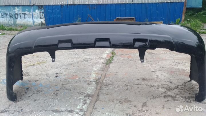 Продам задний бампер Kluger 2004 рестайл