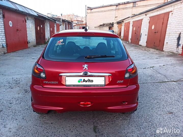 Peugeot 206 1.6 МТ, 2005, 195 245 км