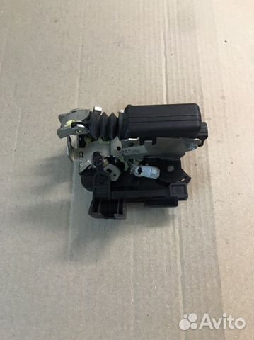 Замок передней правой двери Renault Duster