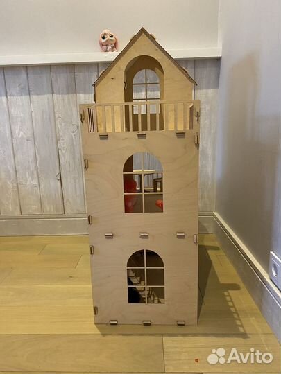 Дом для кукол с мебелью