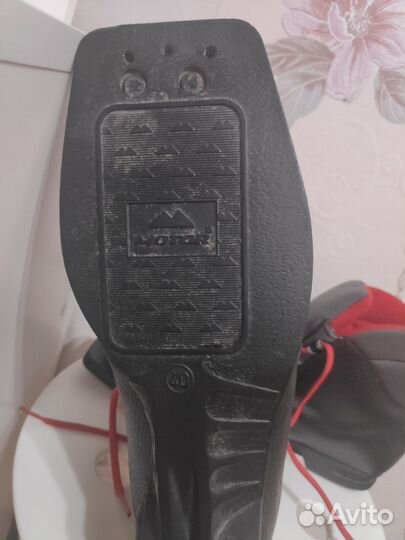 Лыжные ботинки