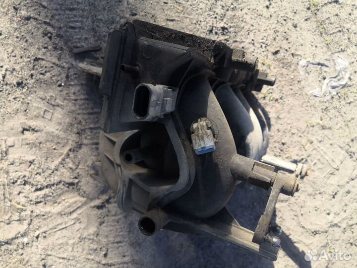 Renault Logan Sandero коллектор впускной