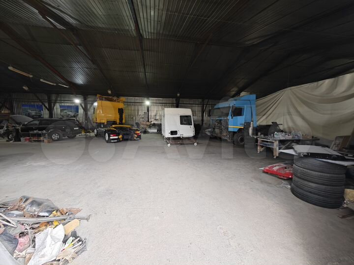 Автосервис - здание 805 м², з/у 3тыс. кв.м