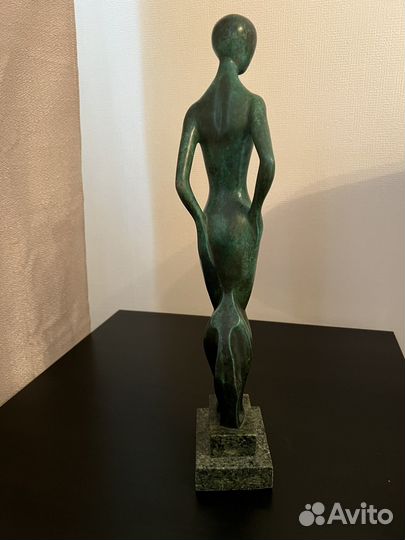 Бронзовая скульптура