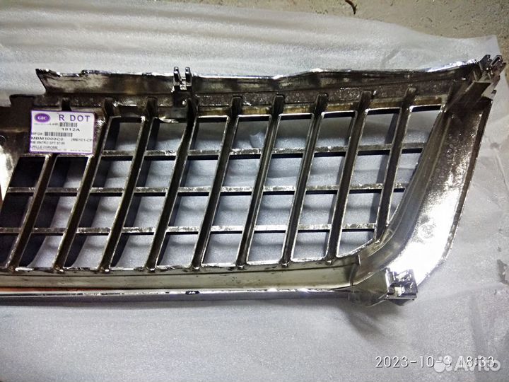 Решётка радиатора Митсубиси Монтеро спорт 1