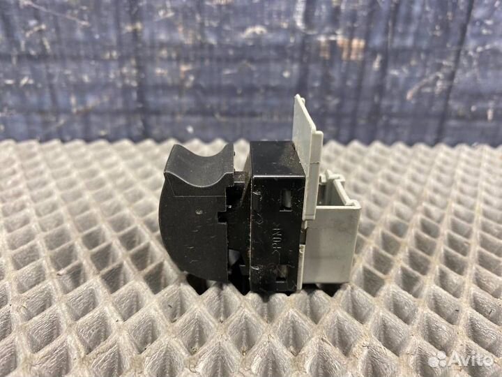 Кнопка стеклоподъемника Audi Allroad C5 ARE 2002