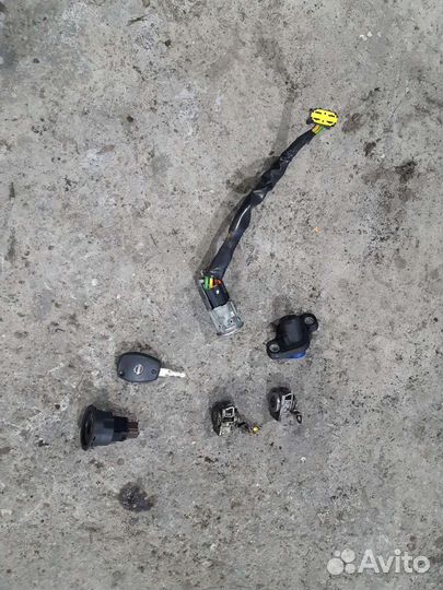 Nissan Almera G15 замок зажигания с личинками