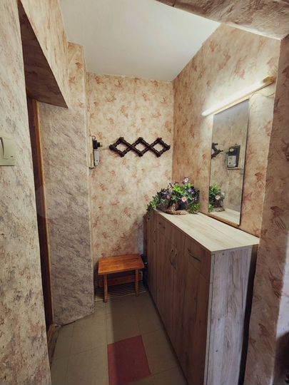 2-к. квартира, 47 м², 4/4 эт.