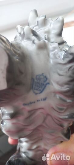 Фарфоровая собака