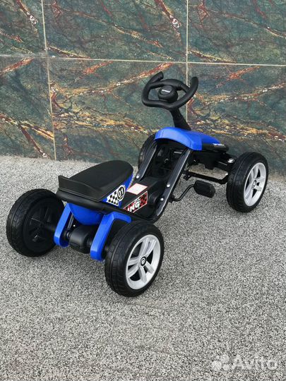 Веломобиль детский V02