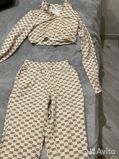 Костюм спортивный