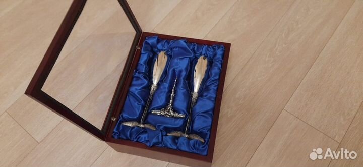 Подарочный набор бокалов (фужеров)