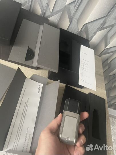 Vertu Ascent 2010