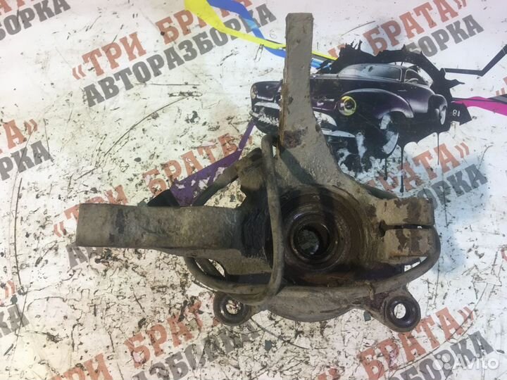 Кулак поворотный ступица передняя правая Прав