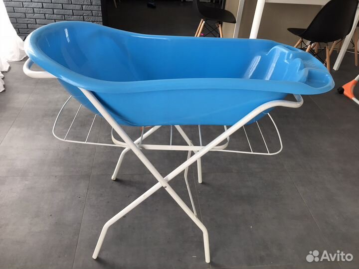 Ванночка для купания с подставкой
