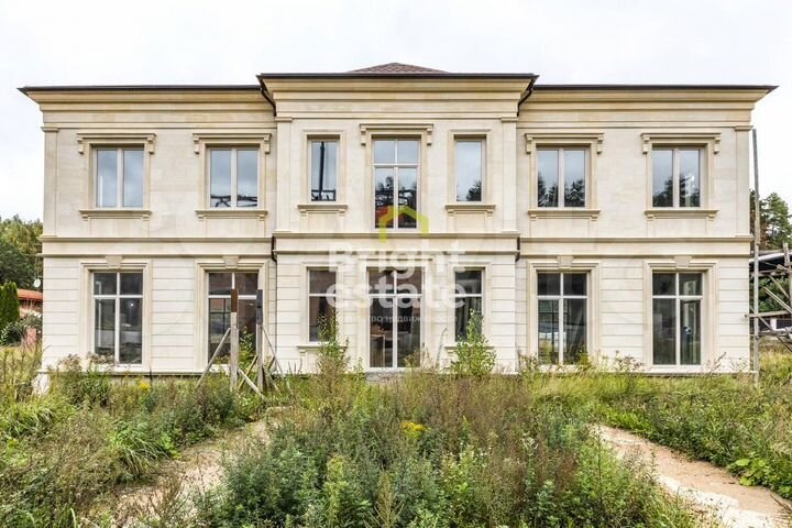 Дом 655 м² на участке 24 сот.