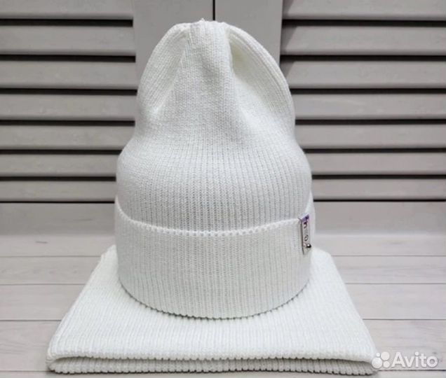 Женский комплект шапка и снуд