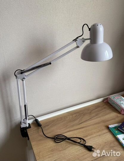 Лампа настольная на струбцине