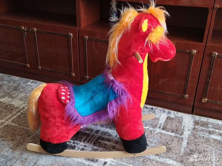 Детская качалка лошадь