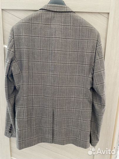 Костюм мужской приталенный