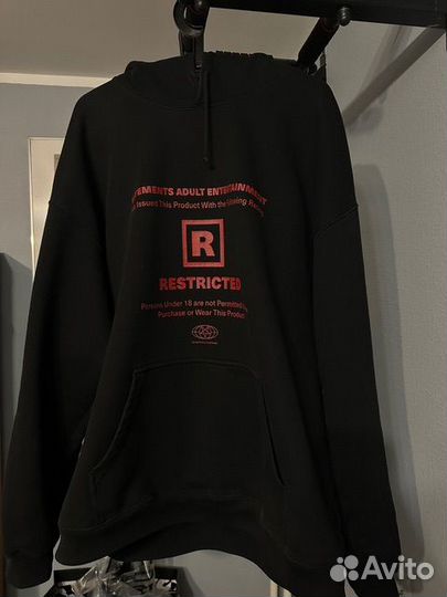 Vetemens худи restricted