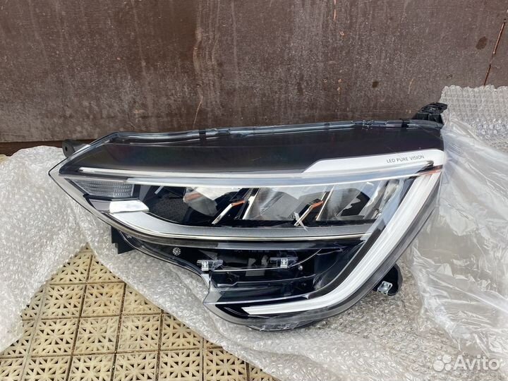 Фара левая рено аркана