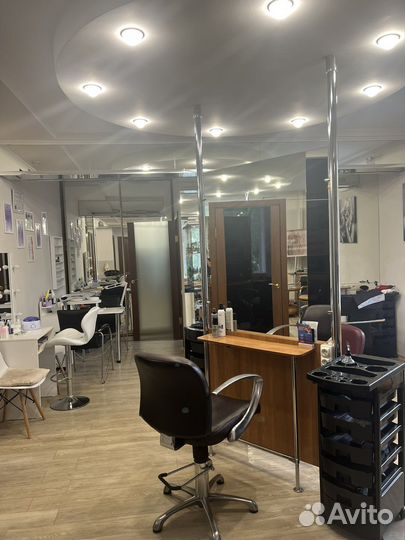 Аренда кресел для мастеров салона красоты