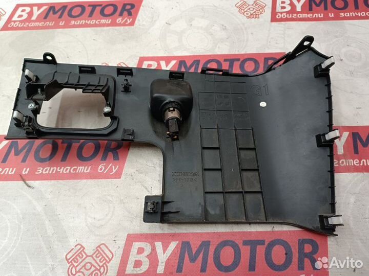 Накладка декоративная на торпедо Honda Fr-V 2007