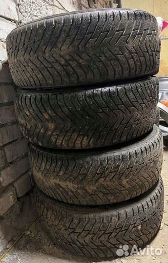 Nokian Tyres Hakkapeliitta 8 R17 96T