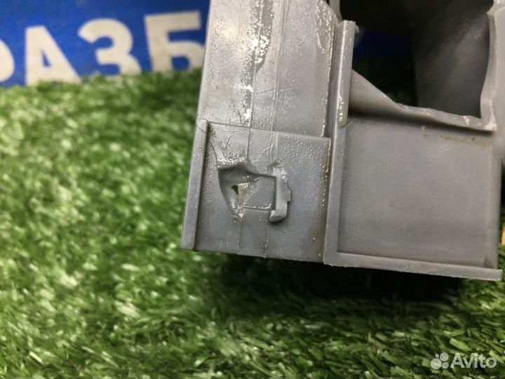 Кронштейн бампера задний правый Toyota Land