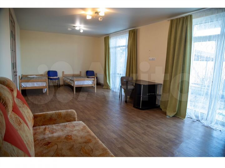 Комната 35 м², 1/3 эт.