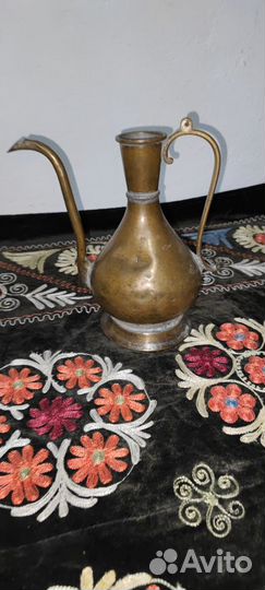 Очень старый кувшин