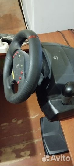 Игровой руль logitech momo racing
