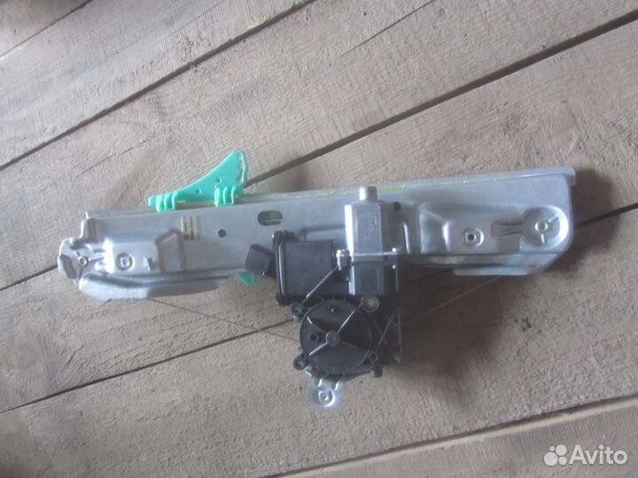 Стеклоподъемник электро задний левый Опель Астра J